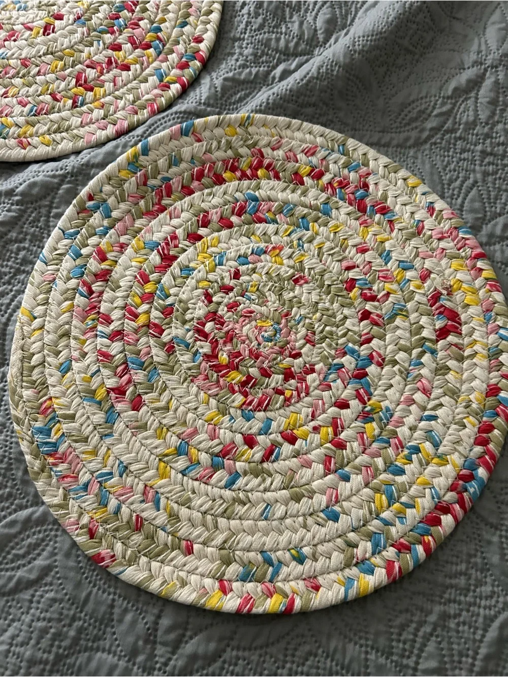 The Pioneer Woman Sweet Rose Braided Placemat .. Set Of Four.